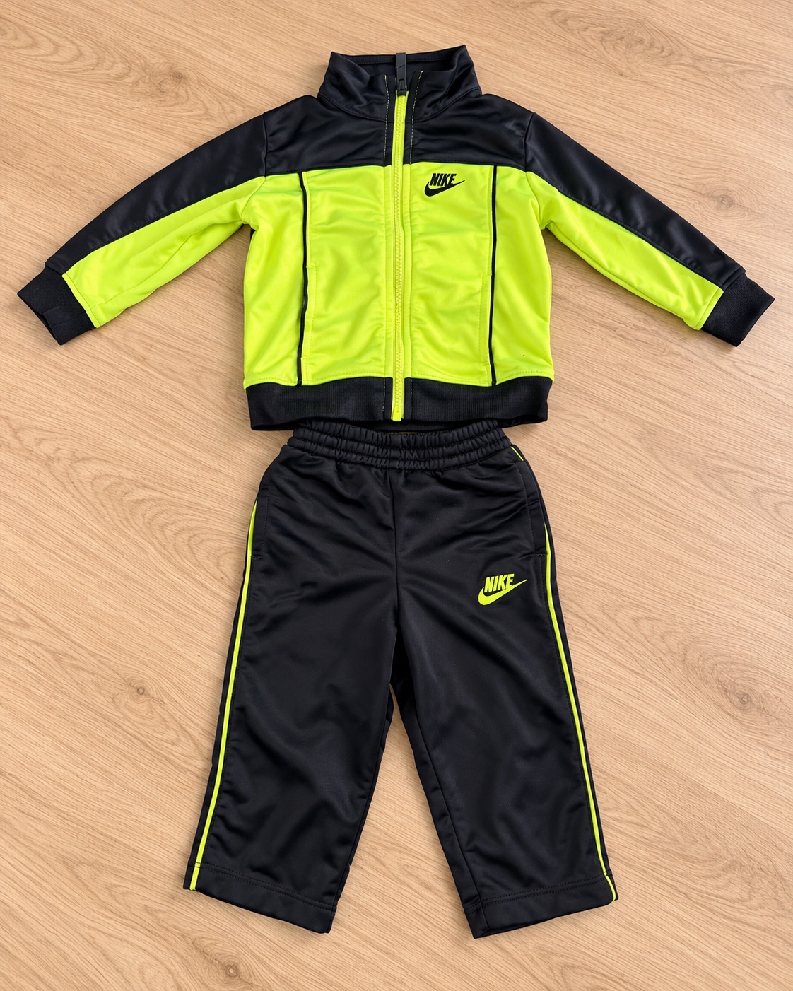 Dětská tepláková souprava Nike vel. 74–80