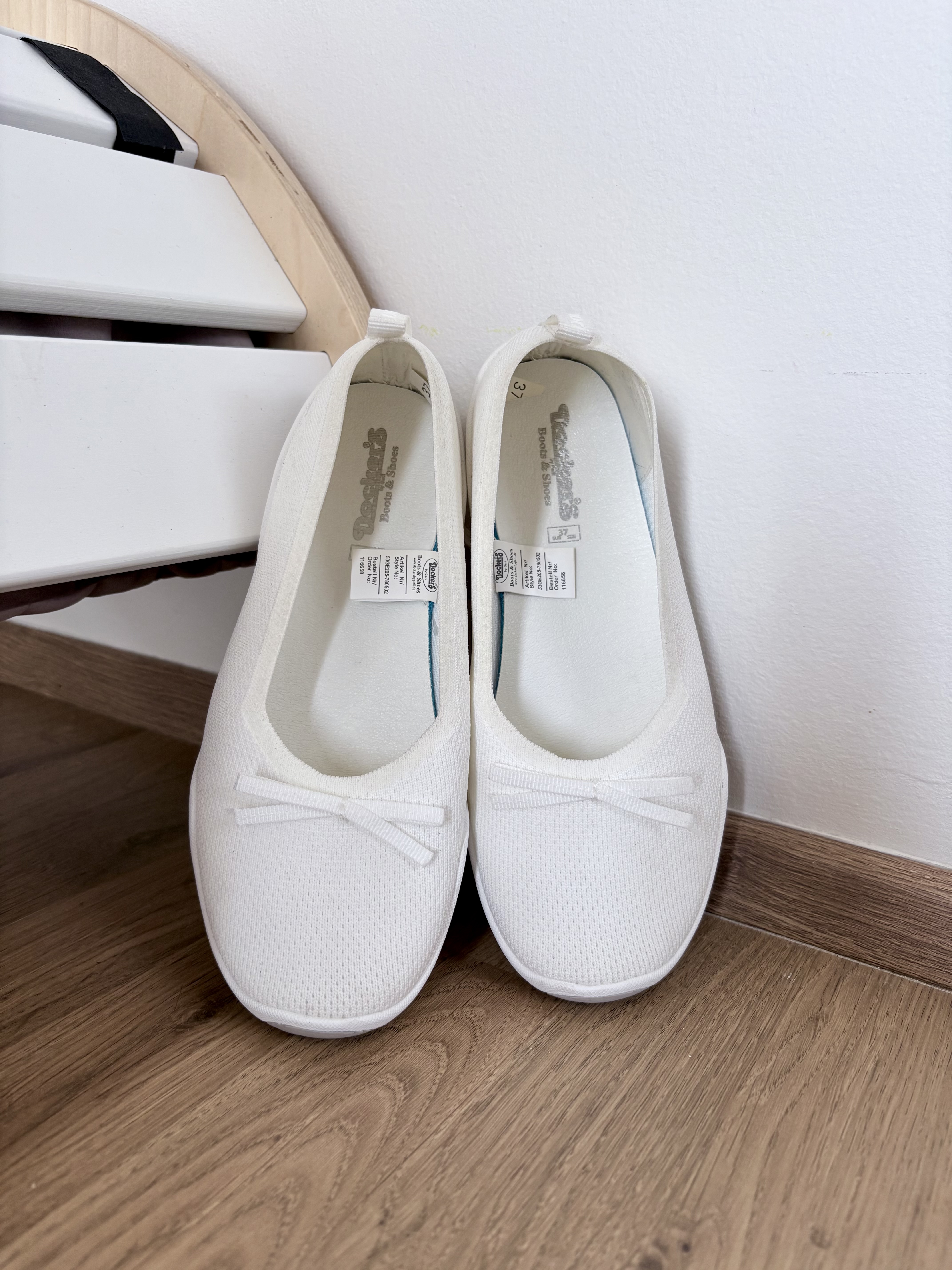 Bílé barefoot baleríny
