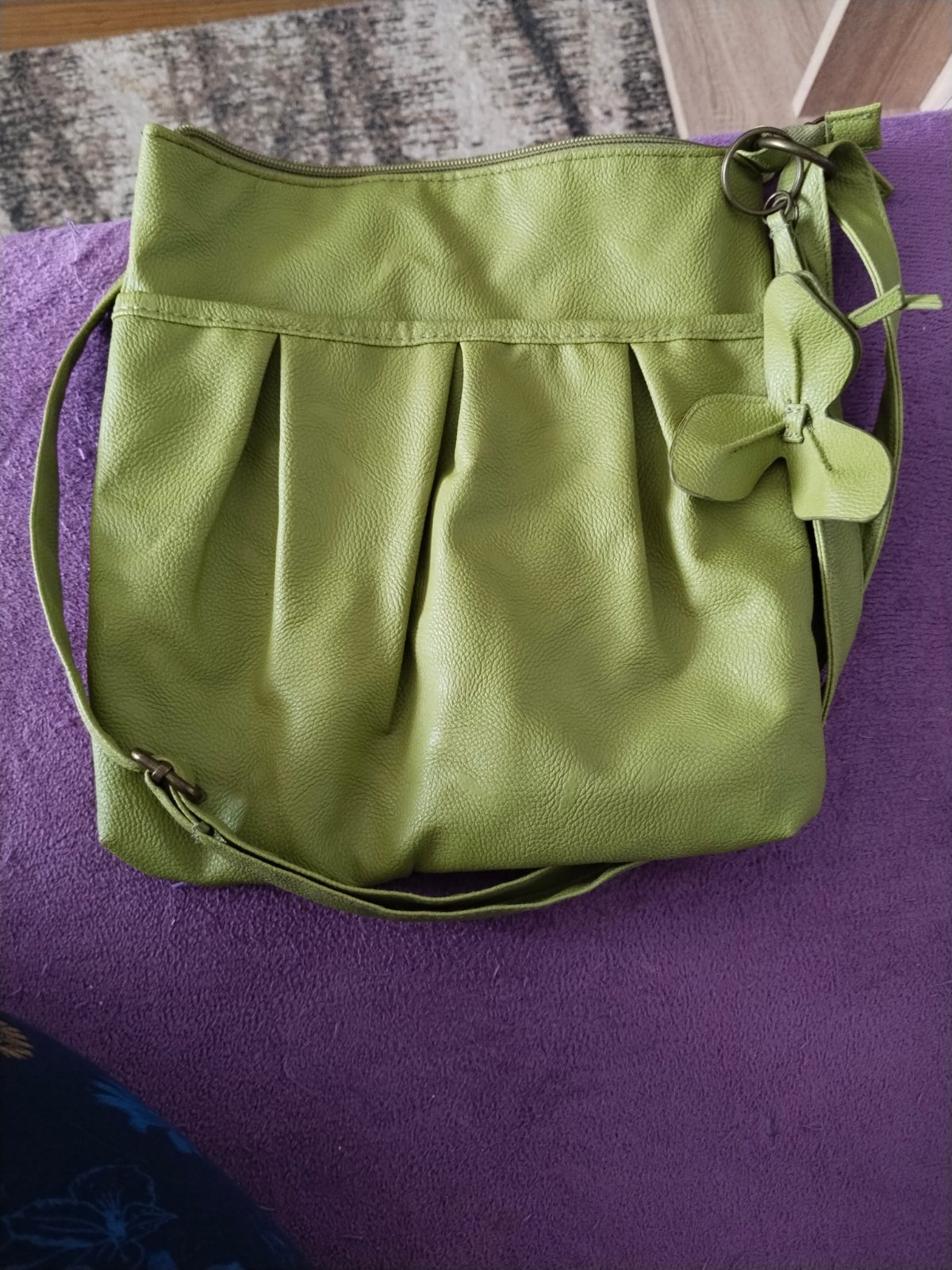 Zelenkavá crossbody