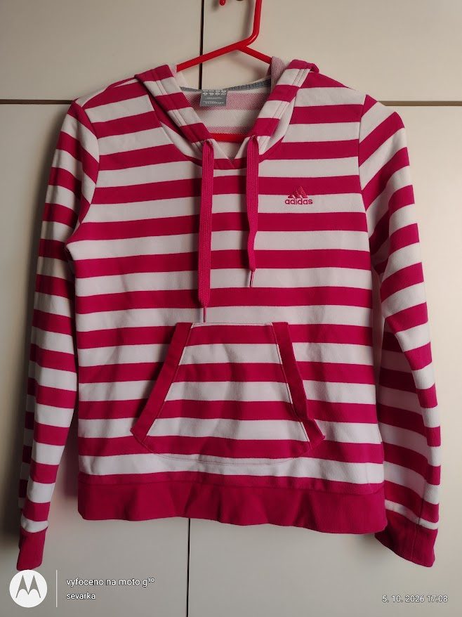 mikina adidas s kapucí